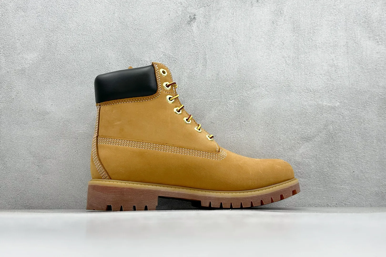 🐲💰 760 terminal store Top chip Timberland/Timberland outdoor mid-cut casual rhubarb boots series Guangdong factory quality Original box original packaging The fabric is made of Italian 🇮🇹 top frosted fine-grained cowhide with anti-odor and anti-corrosion genuine leather latex insoles to give you a perfect wearing experience High-quality and durable A must-have for sportsmen Specially designed to treat those who are not handsome High-quality feet feel first-class Size: 35.5-45 (leather shoe size)